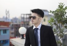 Czy smartwatch pasuje do garnituru?