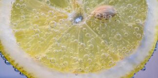 Co to jest skrót NFC w telefonie?