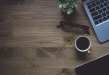 Jak podłączyć bezprzewodowe słuchawki do telefonu? Jak podłączyć bezprzewodowe słuchawki do telefonu?