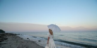 Czy powinno się ściągać zegarek na noc?